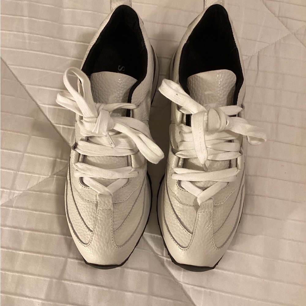 White SENSO Sneaker